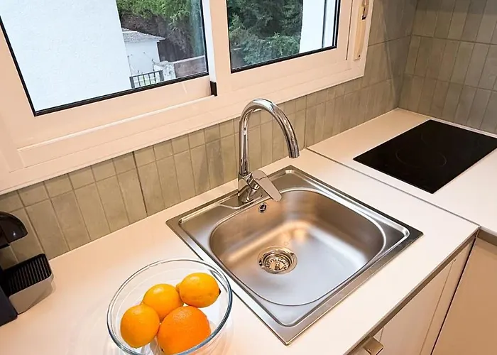108 - Beachside Renovated 1br 5 Min From Камбрильс