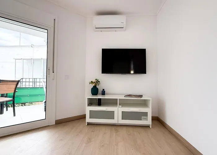 Апартаменты 108 - Beachside Renovated 1br 5 Min From