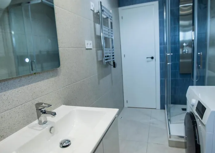 108 - Beachside Renovated 1br 5 Min From Апартаменты Камбрильс