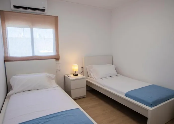 108 - Beachside Renovated 1br 5 Min From Камбрильс