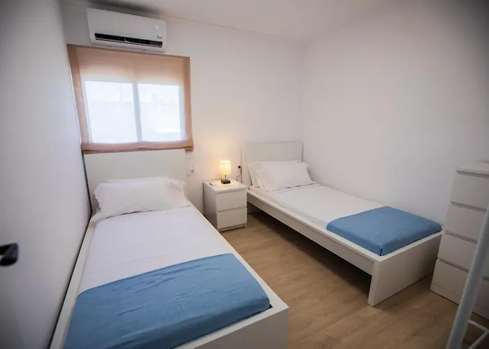 108 - Beachside Renovated 1br 5 Min From Апартаменты Камбрильс